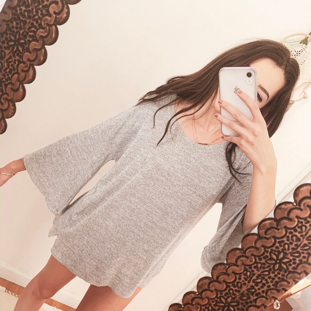 SUNDAY IN BROOKLYN TOP SIZE LARGE MINT COND. GREY